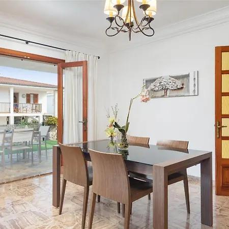 Holiday home Bugambilia